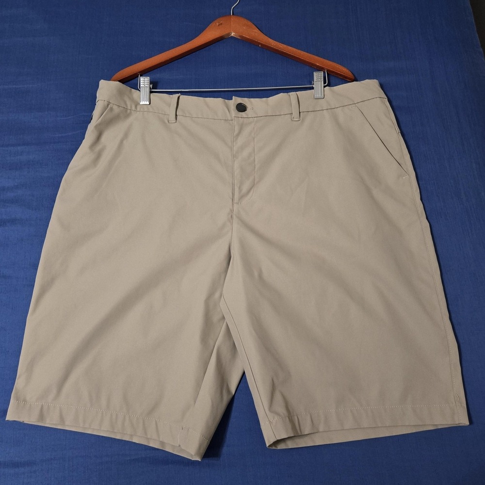 32 Degrees COOL Shorts Mens 40 Beige Stretch Performance Athletic Zip Pockets